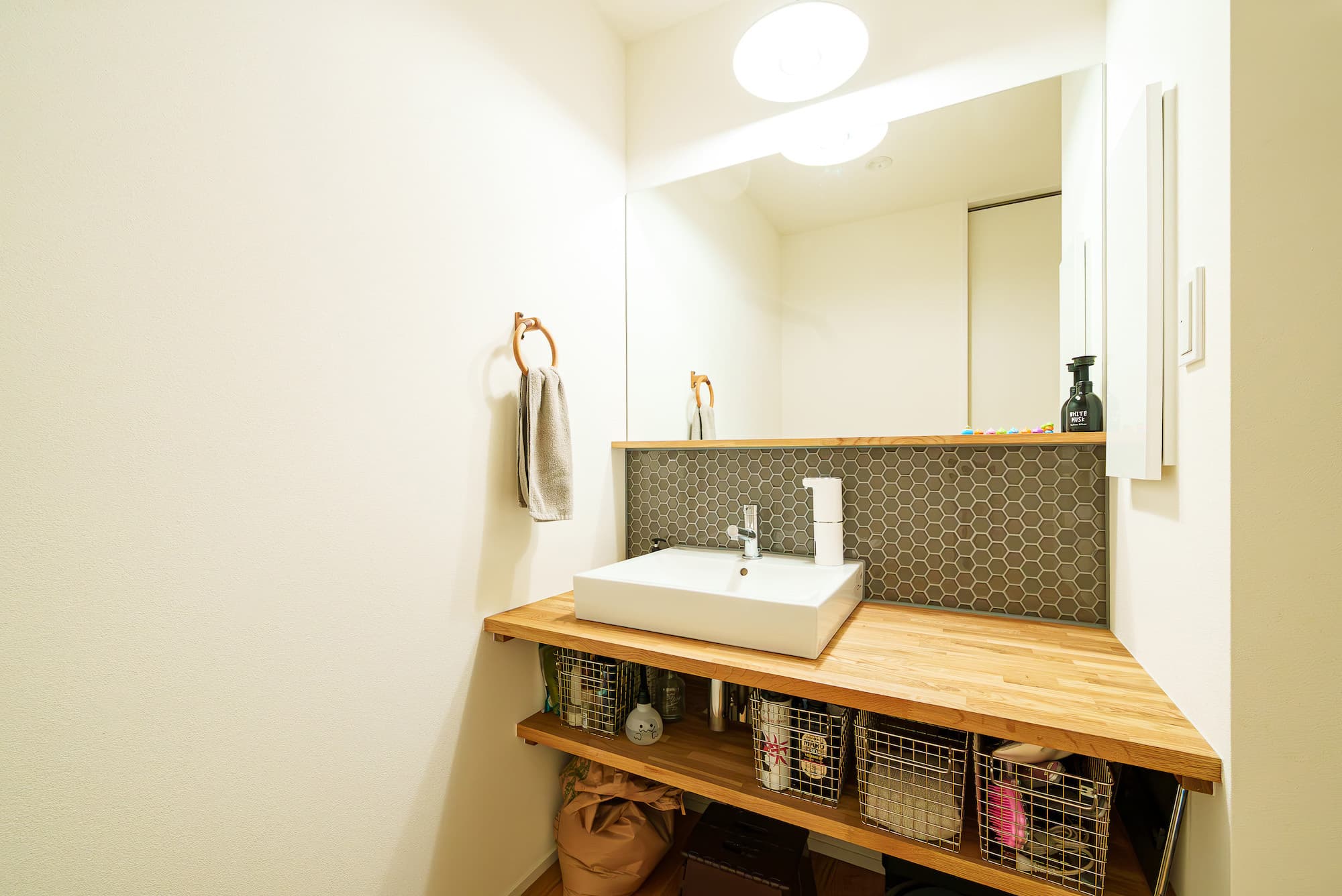 roominの施工事例造作洗面台